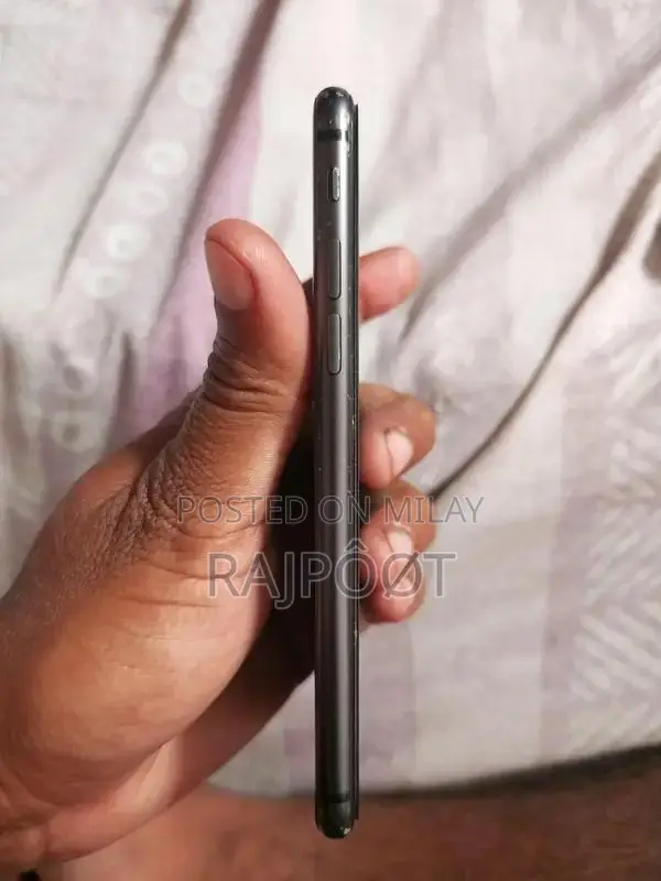 iPhone 8 64GB Smartphone Excellent Condition