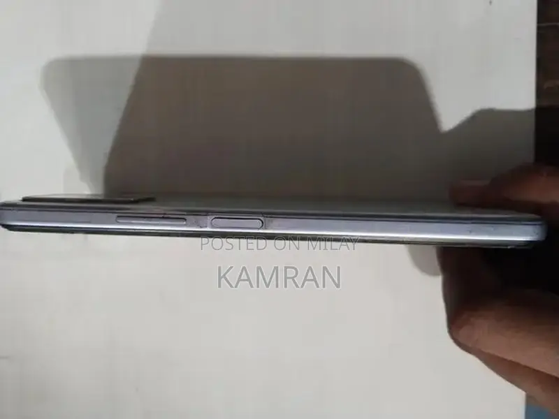 Ultra-Compact Smartphone with Advanced Storage Options