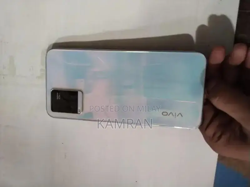 Ultra-Compact Smartphone with Advanced Storage Options