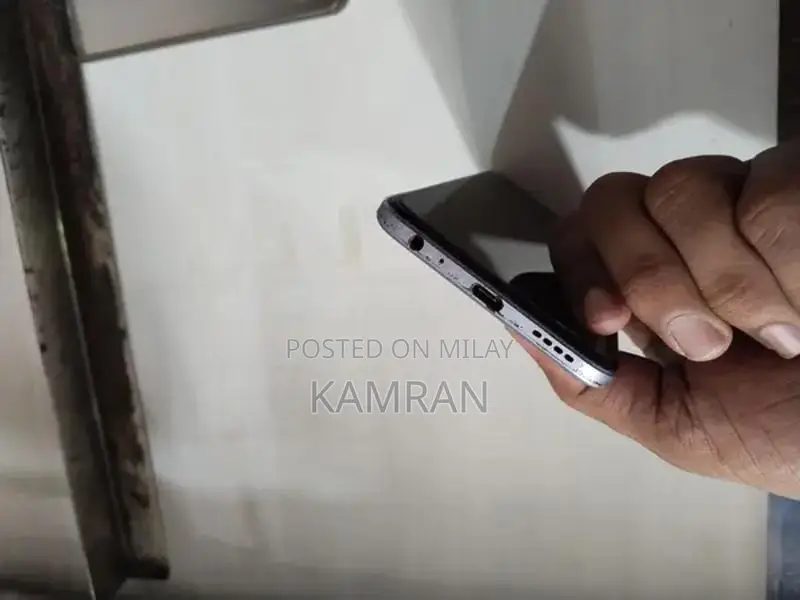 Ultra-Compact Smartphone with Advanced Storage Options