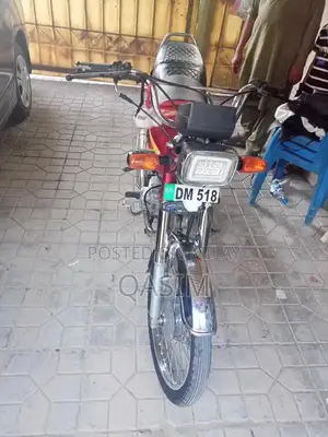 Photo - Honda CD 70 Motorcycle - Classic Commuter Bike