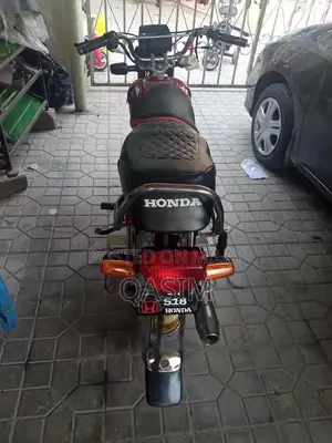 Honda CD 70 Motorcycle - Classic Commuter Bike