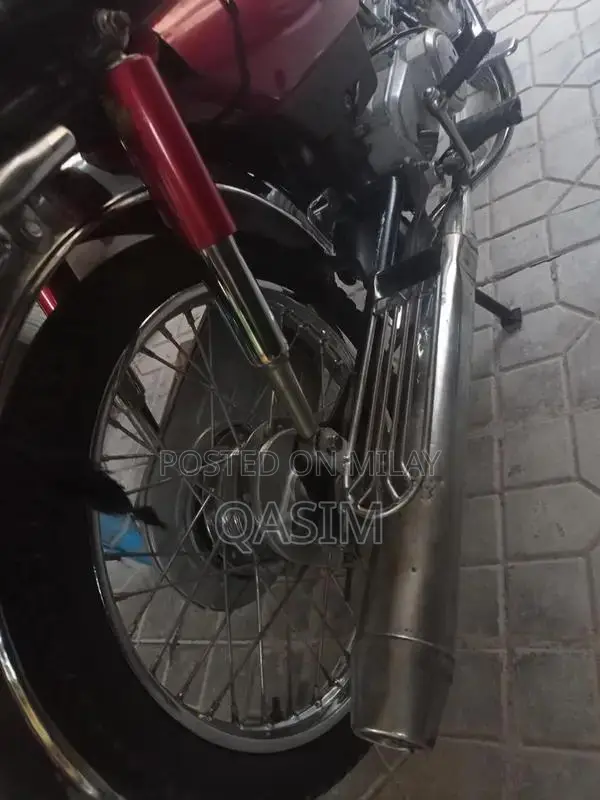 Honda CD 70 Motorcycle - Classic Commuter Bike