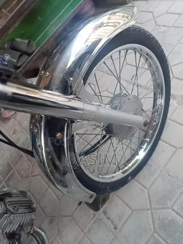 Honda CD 70 Motorcycle - Classic Commuter Bike