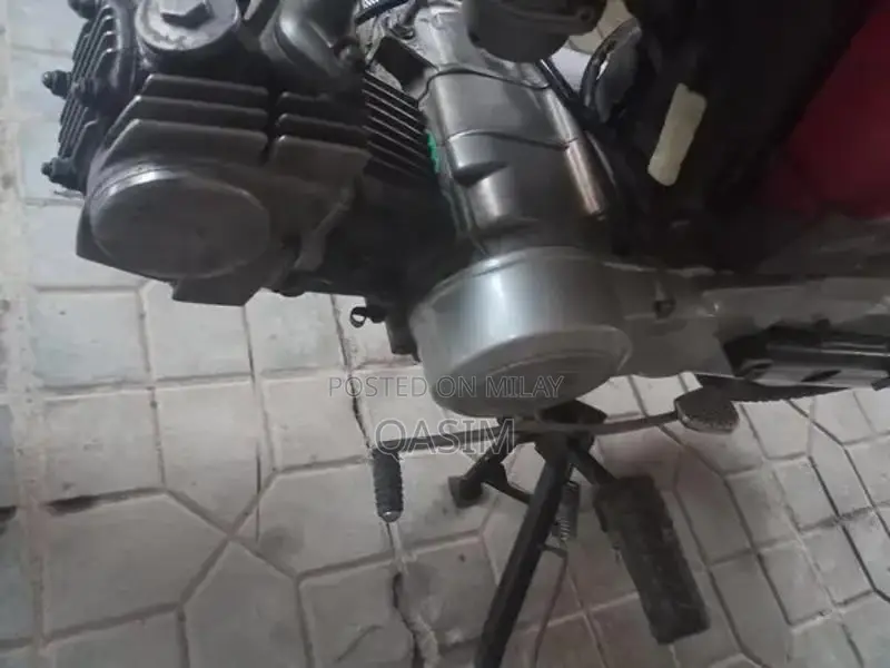 Honda CD 70 Motorcycle - Classic Commuter Bike