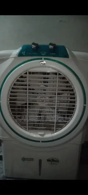 Photo - Air Humidifier with Aroma Diffuser and LED Lights