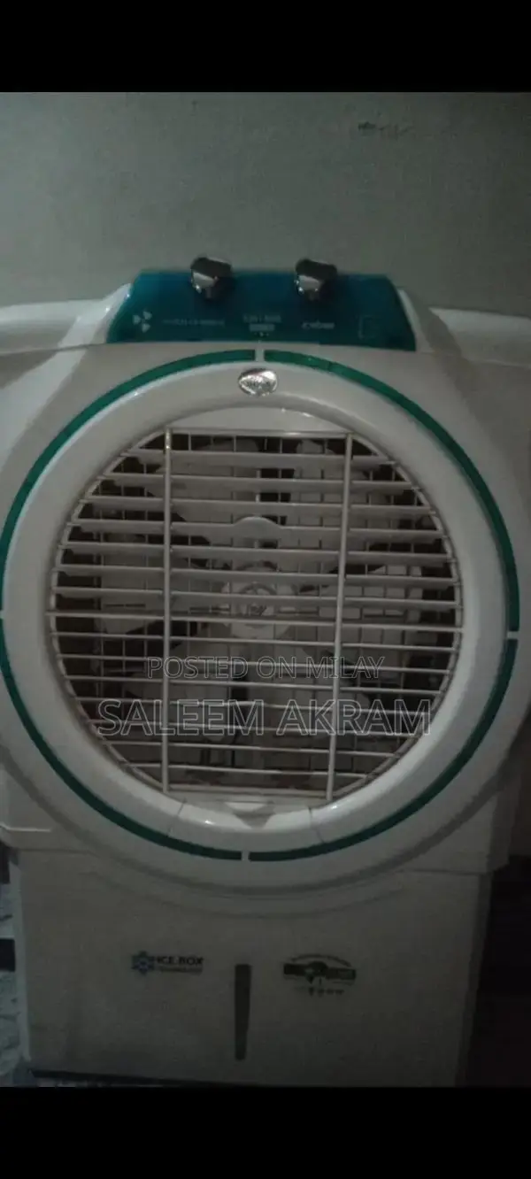 Air Humidifier with Aroma Diffuser and LED Lights