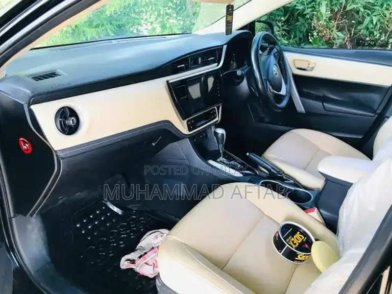 Lightly Used Guanine Hand-Operated Vehicle