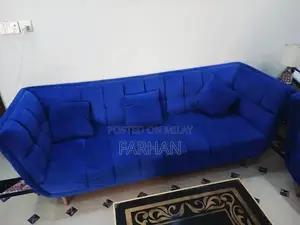 Photo - Modern 3-Piece Sofa Set in Excellent Condition