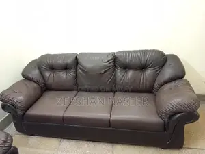 Photo - 5-Seater Sofa - Excellent Condition - Great Living Room Furniture