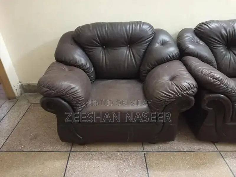 5-Seater Sofa - Excellent Condition - Great Living Room Furniture