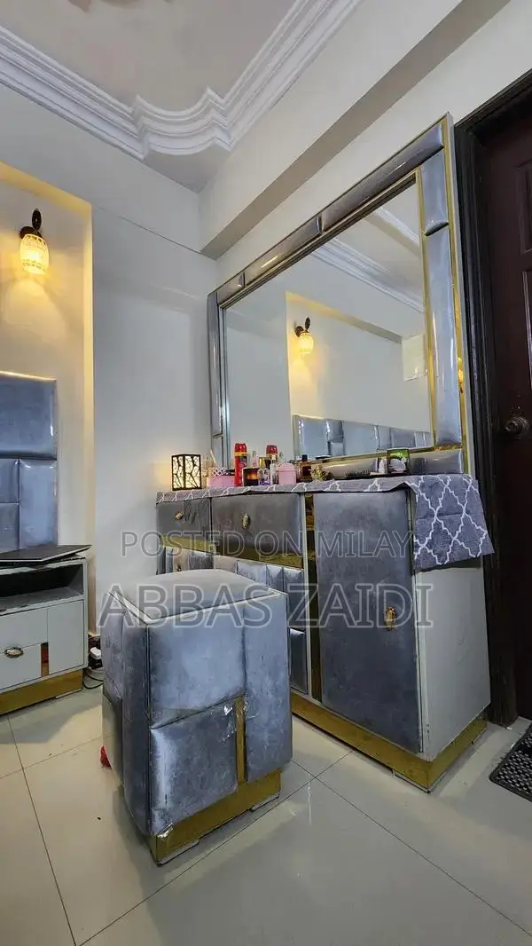 Complete Bedroom Set with 8-inch Mattress and Dressing Table