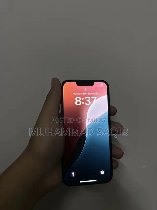 Apple iPhone 13 128GB Smartphone - Pristine Condition