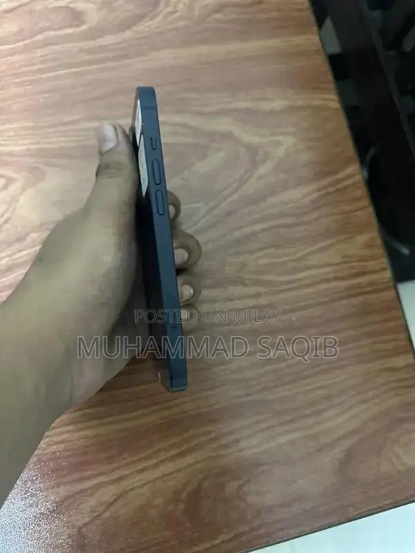 Apple iPhone 13 128GB Smartphone - Pristine Condition