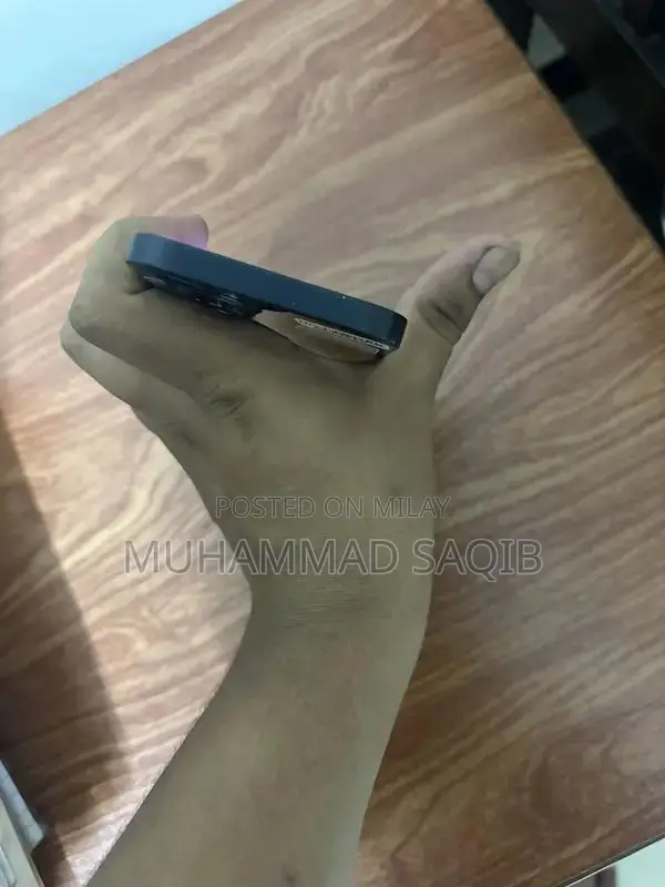 Apple iPhone 13 128GB Smartphone - Pristine Condition