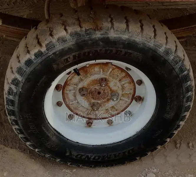 United 100 R Rickshaw - Classic Three-Wheeler Vehicle