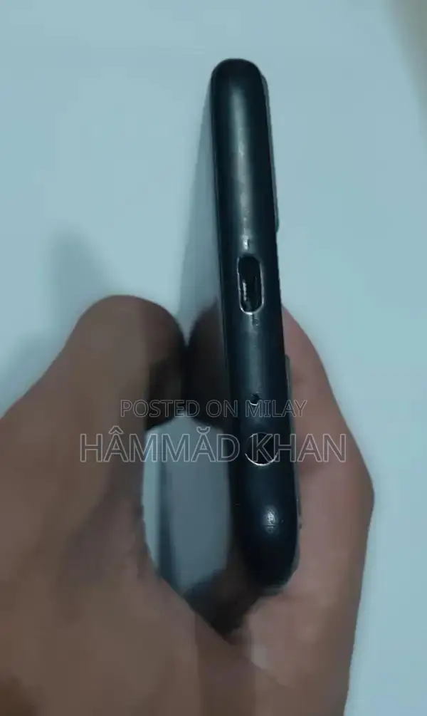 Samsung J4 Smartphone - 5.5" Display, 32GB Storage, Good Condition