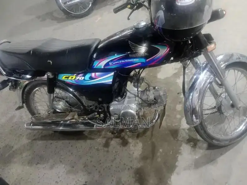 Honda CD 70 Motorcycle - Classic Two-Wheeler