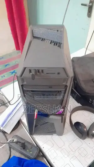 High-Performance Gaming PC with Core i5 and AMD Radeon RX 580