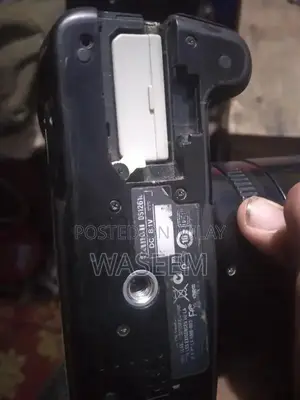 Canon 450D DSLR Camera with EF-S 75-300mm Telephoto Lens