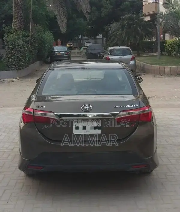 Toyota Corolla Grande 1.8 Sedan - Pristine Condition