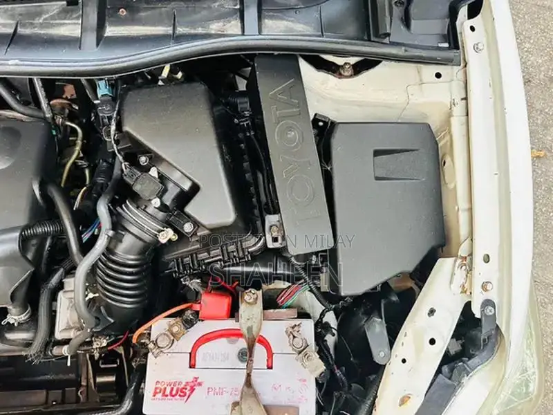 Toyota Corolla XLi 2013 VVTI Sedan Low Mileage Clean Condition