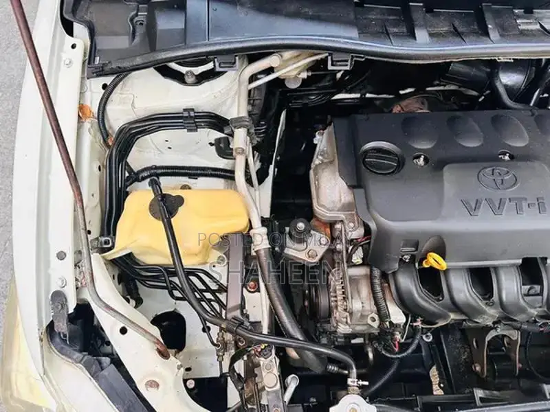 Toyota Corolla XLi 2013 VVTI Sedan Low Mileage Clean Condition