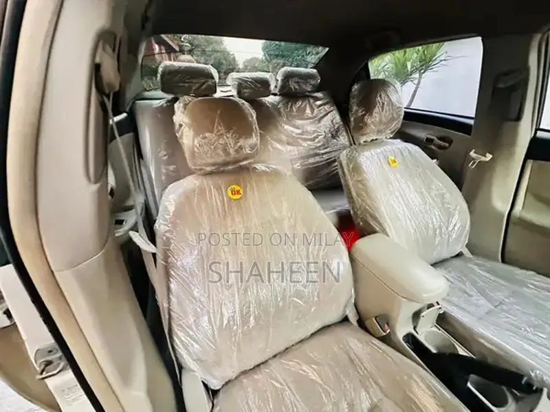 Toyota Corolla XLi 2013 VVTI Sedan Low Mileage Clean Condition