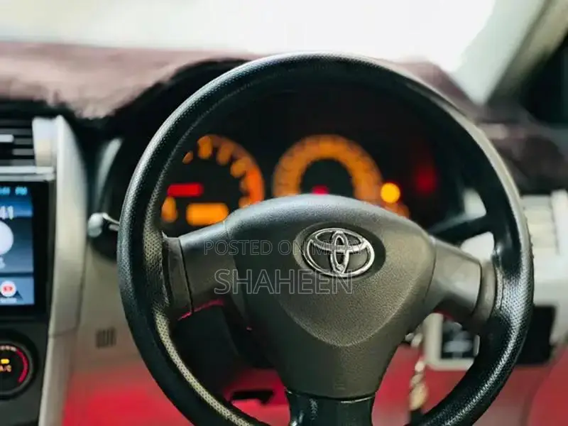 Toyota Corolla XLi 2013 VVTI Sedan Low Mileage Clean Condition