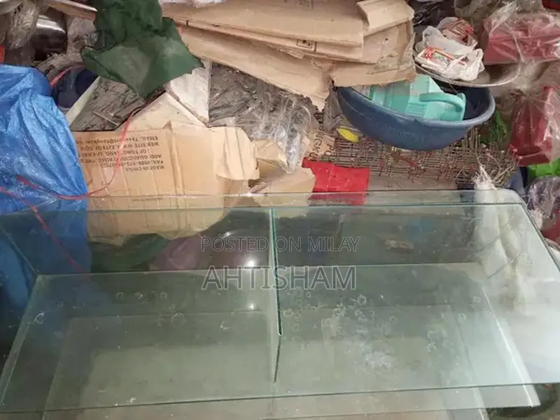 Wooden Counter with Compact Dimensions