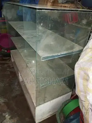 Wooden Counter with Compact Dimensions