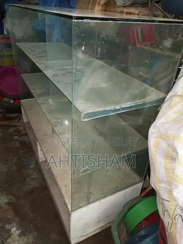 Wooden Counter with Compact Dimensions