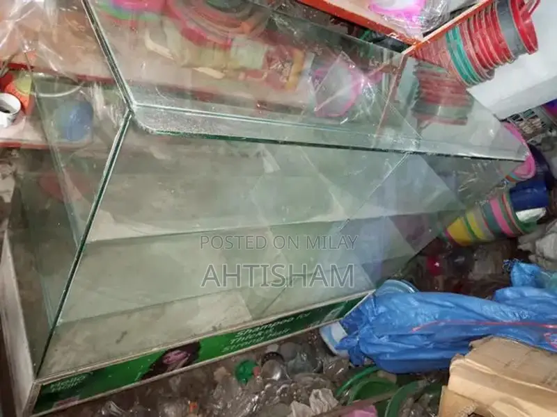 Wooden Counter with Compact Dimensions