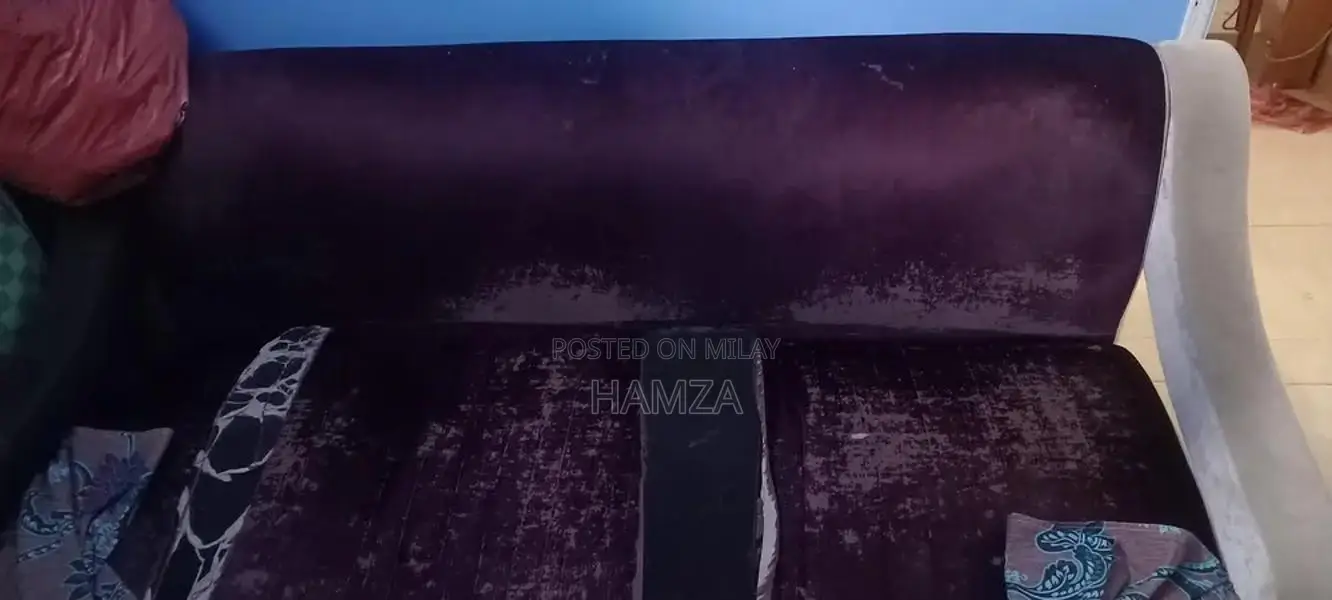 Comfortable 5-Seater Living Room Sofa Set with Changeable Cover