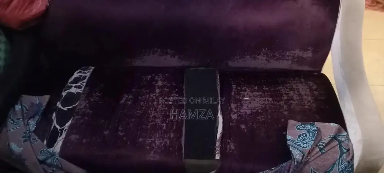 Comfortable 5-Seater Living Room Sofa Set with Changeable Cover