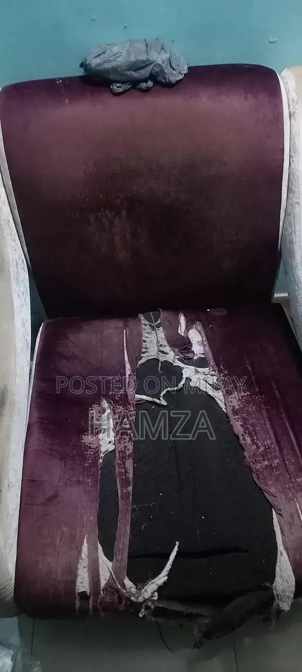 Comfortable 5-Seater Living Room Sofa Set with Changeable Cover