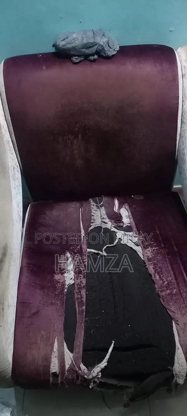 Comfortable 5-Seater Living Room Sofa Set with Changeable Cover