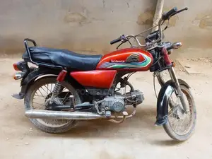 Photo - Crown 2017 Motorcycle Model Complete Documented Vehicle