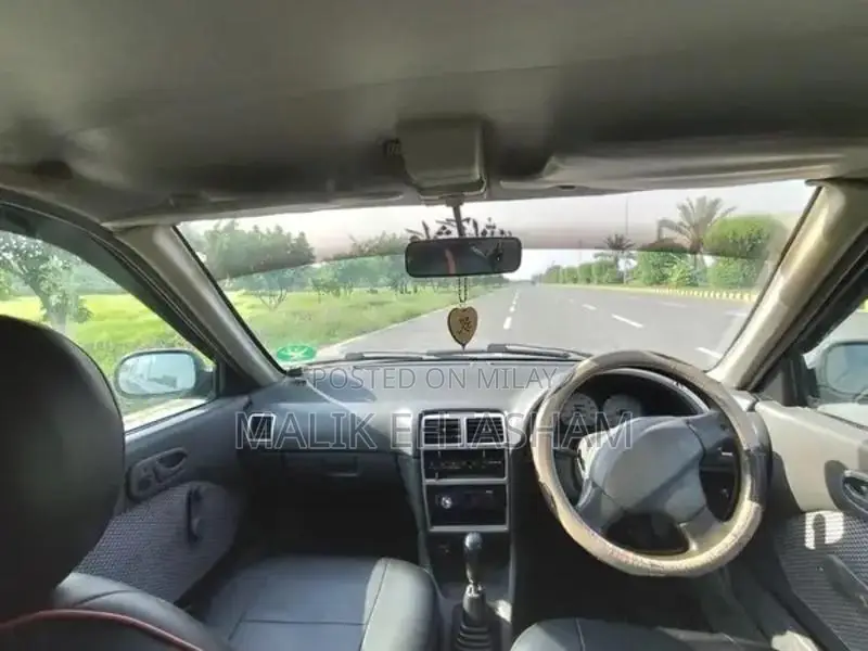 Suzuki Cultus VXR EFi Compact Sedan