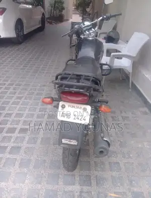 Yamaha Performance Motorcycle - Well-Maintained Condition