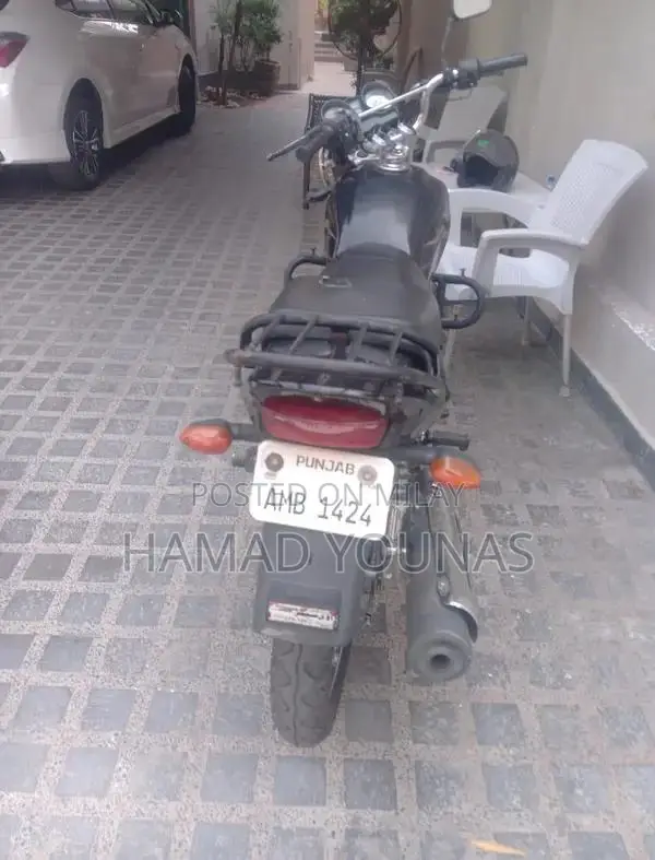 Yamaha Performance Motorcycle - Well-Maintained Condition