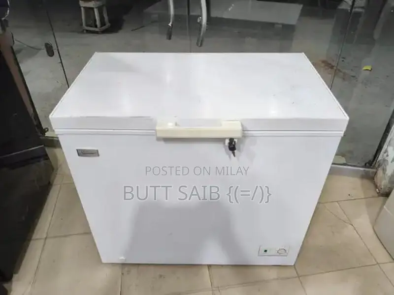 Small Single Door Freezer - Compact Refrigeration Solution