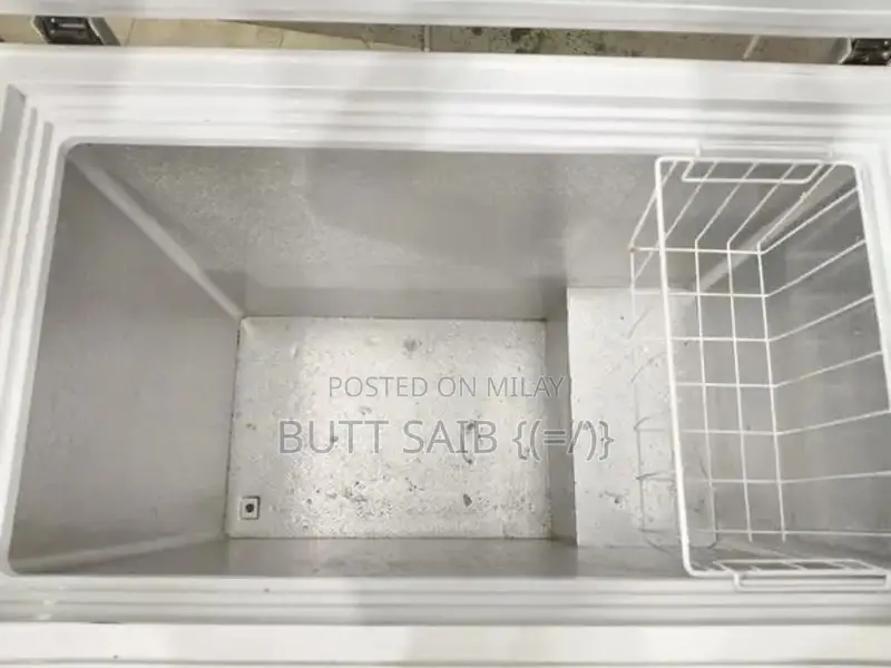 Small Single Door Freezer - Compact Refrigeration Solution