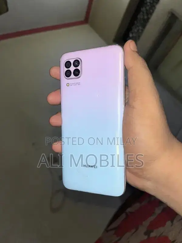 Smartphone with Box Charger - Minor Damage