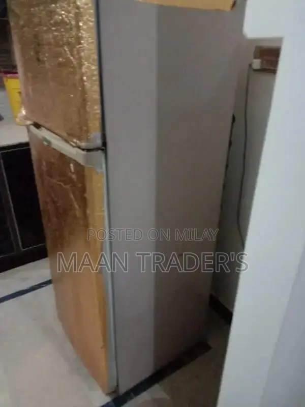 DawLance Medium Refrigerator - Well-Maintained Condition