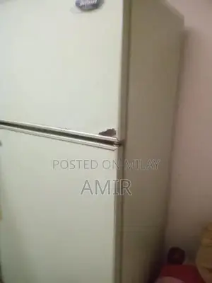 Dawlance Medium-Size Refrigerator - Efficient Home Cooling Solution