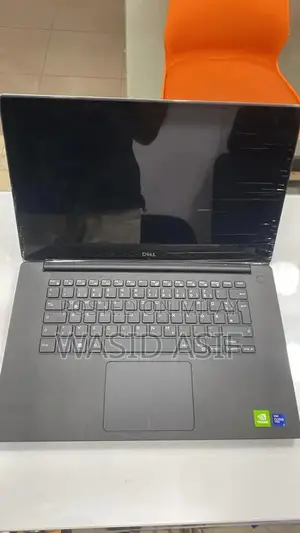 Photo - Dell Precision 5530 Mobile Workstation: i9, 4K Touch, Quadro GPU