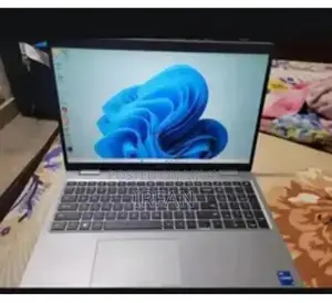 Photo - Dell Latitude 5440 Laptop - 13th Gen Intel Core i5