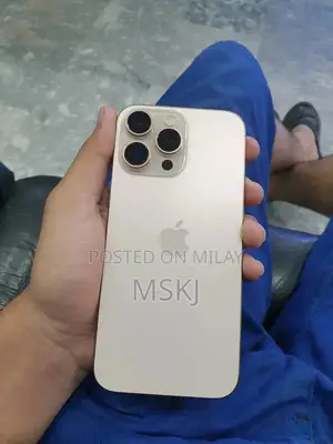 High-End Smartphone Desert Titanium 512GB Dual SIM