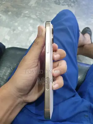 High-End Smartphone Desert Titanium 512GB Dual SIM